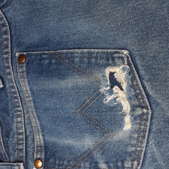 Wrangler Destroyed, Faded, Destressed 13MWZPW Cowboy Cut Men's 36x34 - Picture 3 of 16